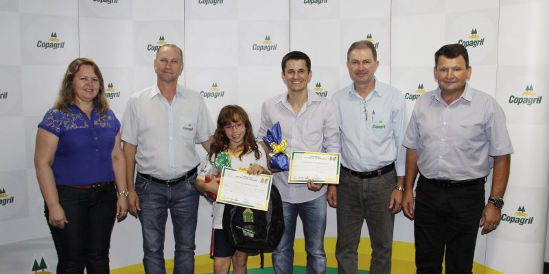 Copagril realiza encerramento do ano do Cooperjovem com premia&ccedil;&otilde;es de reda&ccedil;&otilde;es e projetos