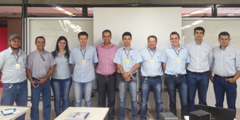 Profissionais da Copagril participam de Academia do Leite