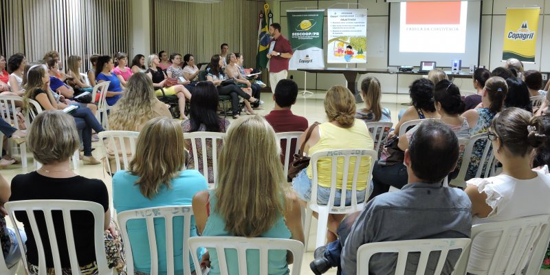 Encontro de sensibiliza&ccedil;&atilde;o do Cooperjovem &eacute; realizado a educadores da &aacute;rea de a&ccedil;&atilde;o da Copagril
