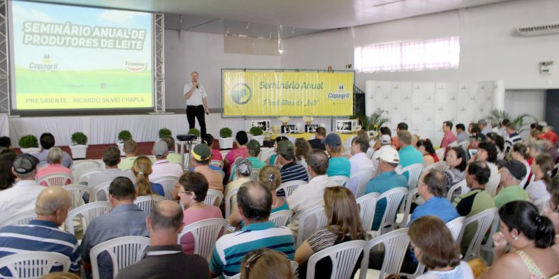 Semin&aacute;rio de Produtores de Leite da Copagril re&uacute;ne cerca de 750 pessoas