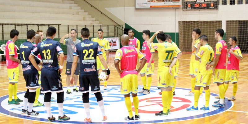 Copagril Futsal enfrenta o Foz Cataratas pelo Campeonato Paranaense