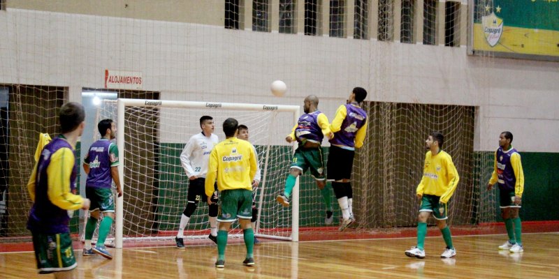 Invicta no Paranaense, equipe Copagril Futsal enfrenta Paranava&iacute; na casa do advers&aacute;rio hoje