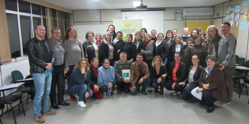 Educadores participam de curso de capacita&ccedil;&atilde;o do programa Cooperjovem