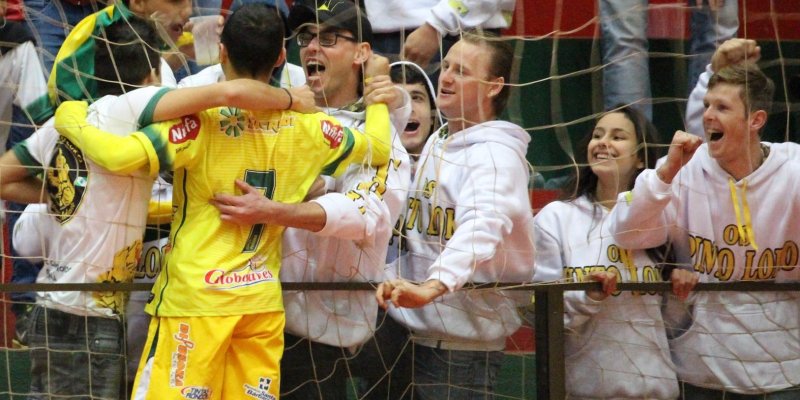 Copagril Futsal goleia Paranava&iacute; por 7 a 1