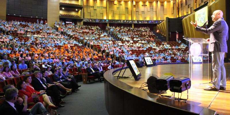 Encontro Estadual re&uacute;ne mais de 2 mil cooperativistas em Curitiba