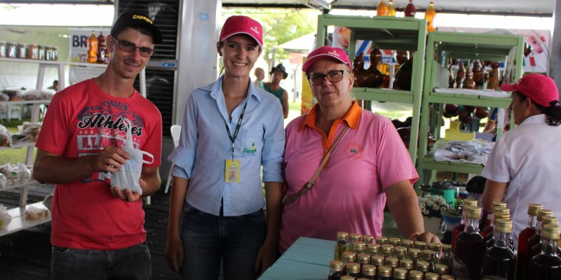 Dia de Campo Copagril 2017: produtos artesanais s&atilde;o vendidos no estande do cooperativismo
