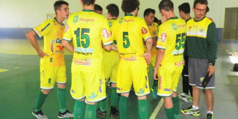 Equipe sub-17 da Copagril vence jogo fora de casa e divide a lideran&ccedil;a da Copa Marechal de Futsal