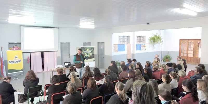 Professores s&atilde;o sensibilizados ao Programa Cooperjovem
