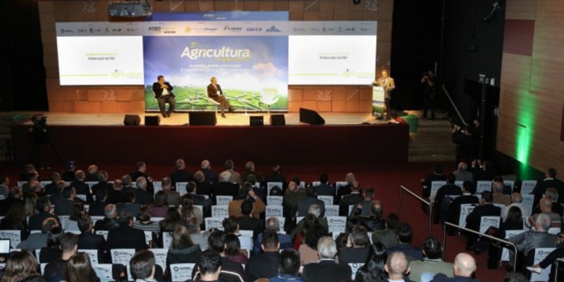 F&oacute;rum da Agricultura: o Brasil urbano precisa se ruralizar