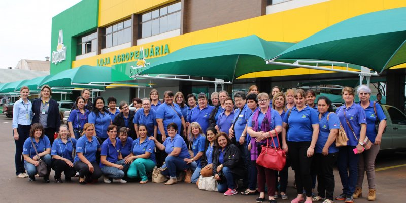 Copagril recebe comitiva de mulheres cooperativistas do Paraguai