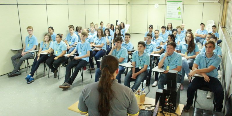 Jovens aprendizes da Copagril realizam atividades de integra&ccedil;&atilde;o