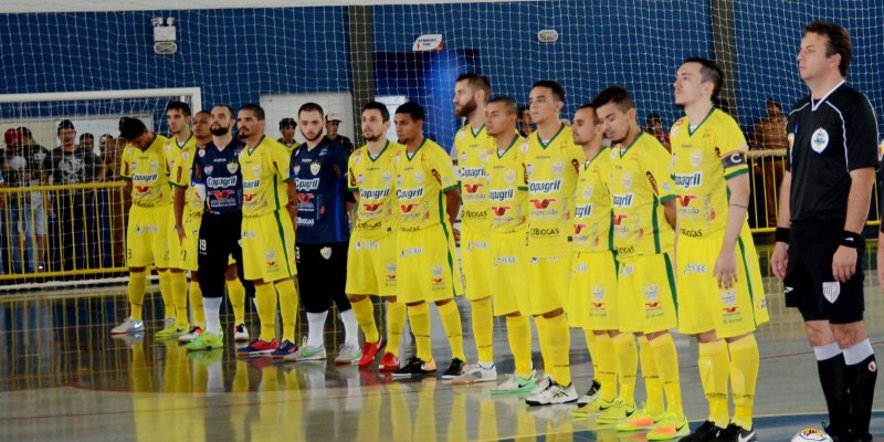 Copagril Futsal vence o Matel&acirc;ndia fora de casa e &eacute; l&iacute;der da s&eacute;rie Ouro