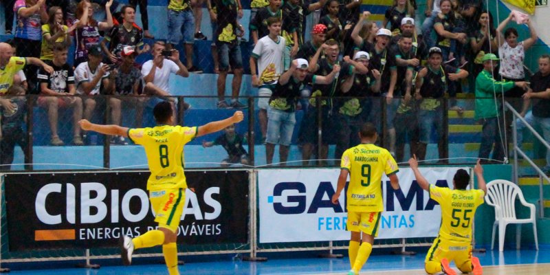 Copagril Futsal goleia o Umuarama e &eacute; l&iacute;der isolada do Paranaense S&eacute;rie Ouro