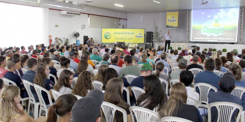 Semin&aacute;rio enfatiza import&acirc;ncia da qualidade da dieta animal na produ&ccedil;&atilde;o de s&oacute;lidos do leite