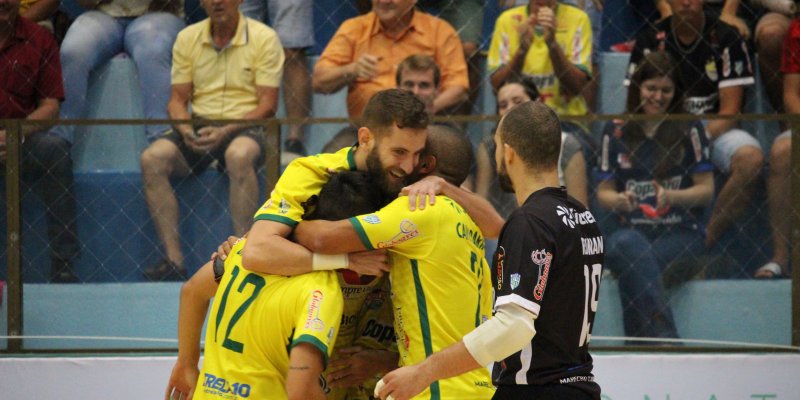 Copagril Futsal vence o Foz e &eacute; vice-l&iacute;der do Paranaense S&eacute;rie Ouro