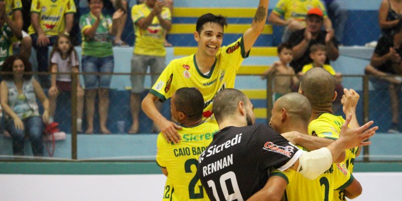 Com tr&ecirc;s gols de Suelton, Copagril goleia a Intelli pela Liga Nacional