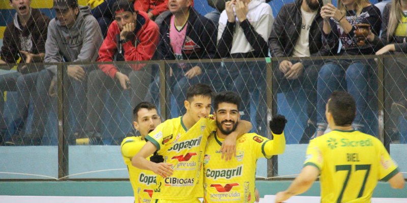 Copagril Futsal vence Blumenau por 5x3 e pontua na Liga Nacional