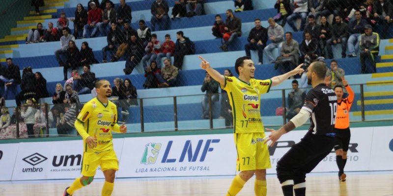 Copagril Futsal goleia o Tubar&atilde;o e sobe na tabela de classifica&ccedil;&atilde;o da Liga Nacional