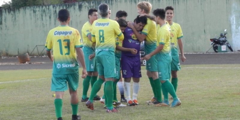 �Her&oacute;i improv&aacute;vel�, terceiro goleiro Lucas pega dois p&ecirc;naltis e leva AACC &agrave; 3&ordf; final em quatro anos