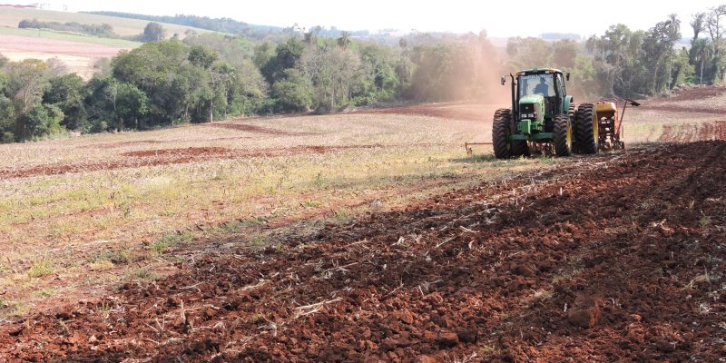 Produtores realizam plantio da soja para safra ver&atilde;o 2018/2019