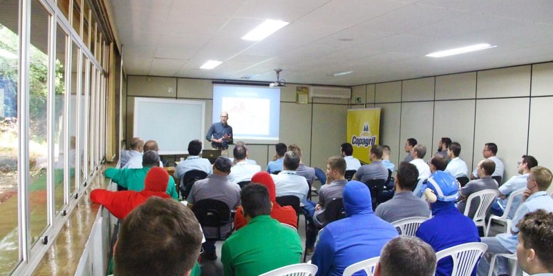 Copagril encerra campanha Novembro Azul com palestra sobre sa&uacute;de do homem