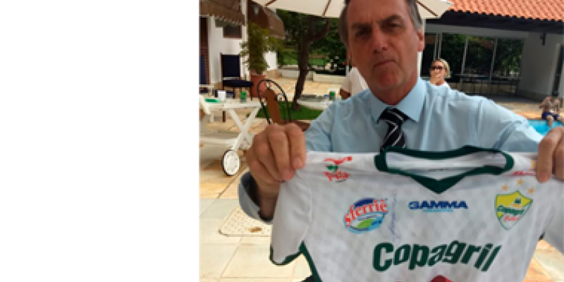 Presidente da Rep&uacute;blica tira foto com camiseta da Copagril Futsal