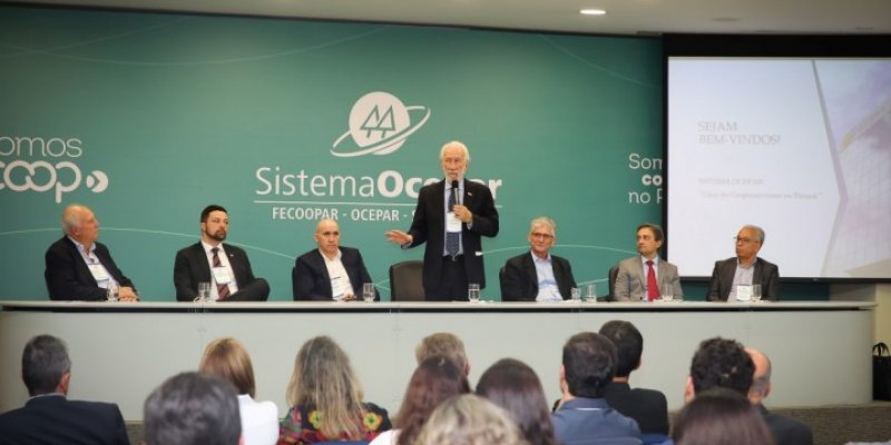 Paran&aacute; cumpre protocolos e recebe aval para antecipar retirada da vacina&ccedil;&atilde;o contra a aftosa