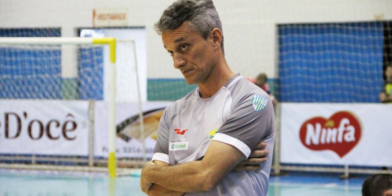 Paulinho Cardoso n&atilde;o &eacute; mais t&eacute;cnico da AACC Copagril 