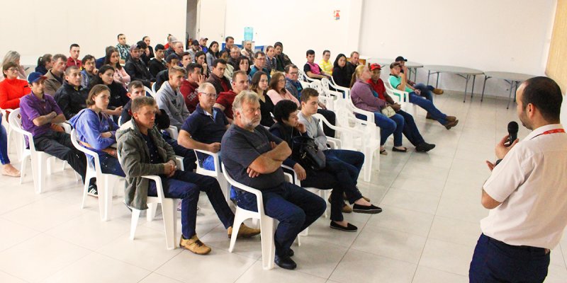 Produtores de su&iacute;nos passam por curso de capacita&ccedil;&atilde;o para certifica&ccedil;&atilde;o