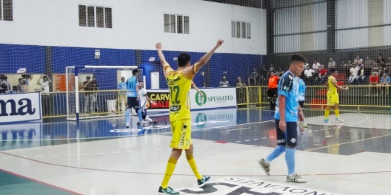 Copagril aplica goleada fora de casa e confirma vaga nas quartas de final da Liga Futsal Paran&aacute;