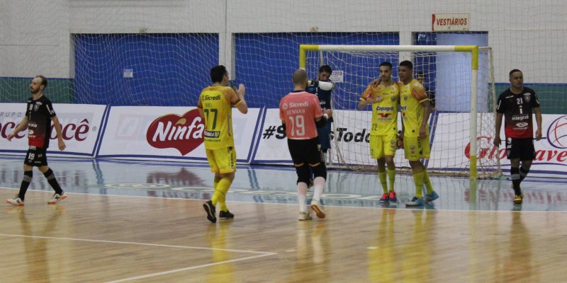 AACC Copagril vence em casa e fica em vantagem na briga por vaga na final da Liga Paran&aacute;