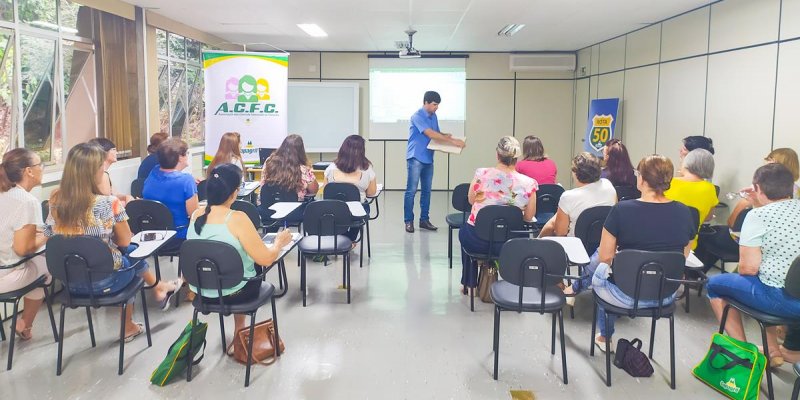 Associadas dos Comit&ecirc;s Femininos da Copagril participam de treinamento