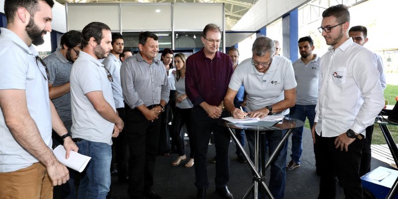 Copagril assina contrato para aplica&ccedil;&atilde;o de tecnologia de monitoramento em avi&aacute;rios