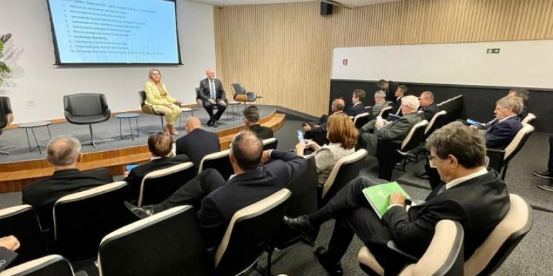 Presidente Eloi podkowa se re&uacute;ne com parlamentares da Frencoop em Bras&iacute;lia