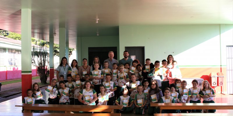 Copagril conclui entrega de materiais do Programa Cooperjovem em 21 escolas