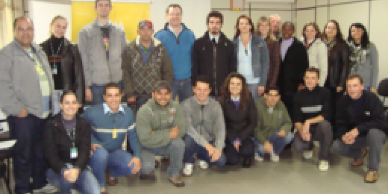 Curso de libras capacita funcion&aacute;rios da Copagril