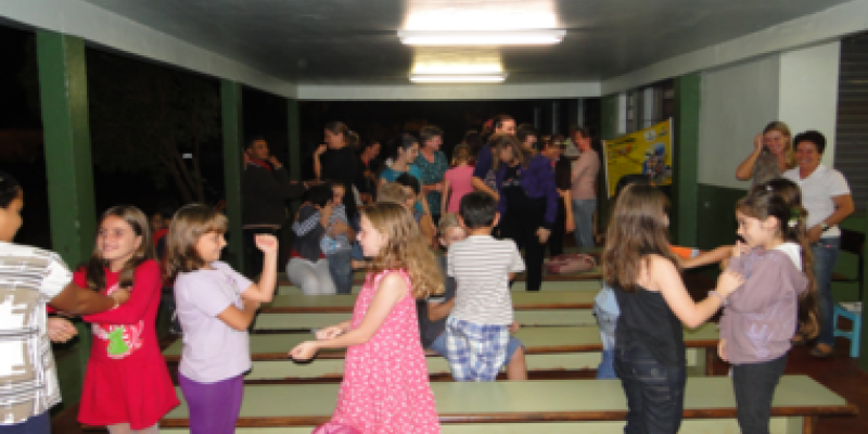 Coopera&ccedil;&atilde;o entre escola, pais e filhos &eacute; de tema palestra                            
