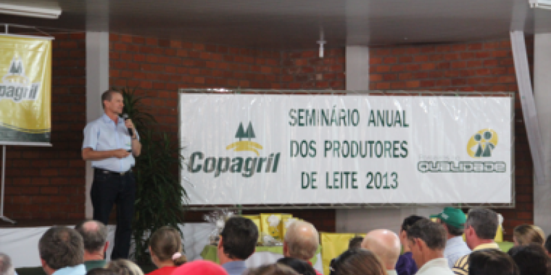Presen&ccedil;a do p&uacute;blico supera expectativas no Semin&aacute;rio de Produtores de Leite                         