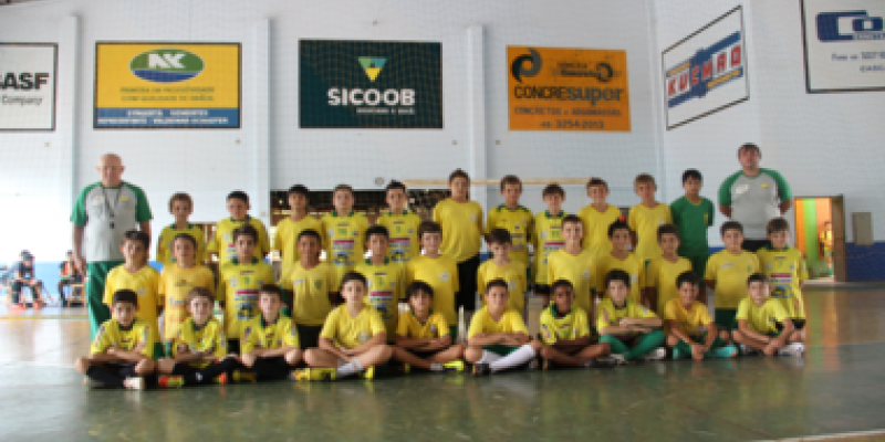 Atletas das escolinhas de futsal da AACC realizam amistosos                              