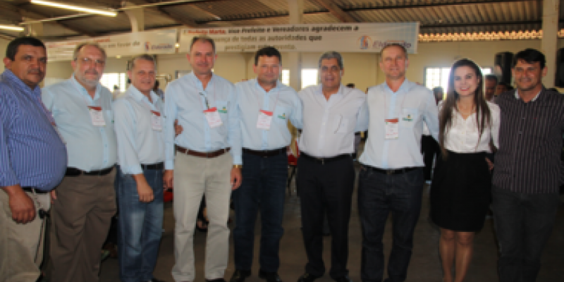 Diretoria da Copagril participa de repasse de maquin&aacute;rio em Eldorado                              