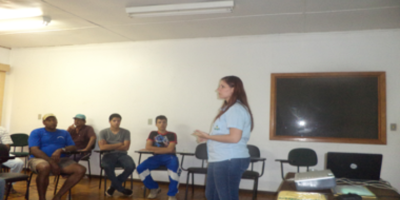 Funcion&aacute;rios terceirizados e tempor&aacute;rios participam de palestra sobre o Programa 5S                 