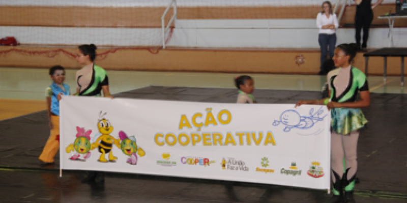 A&ccedil;&atilde;o Cooperativa  leva divers&atilde;o e aprendizado a crian&ccedil;as de Mercedes