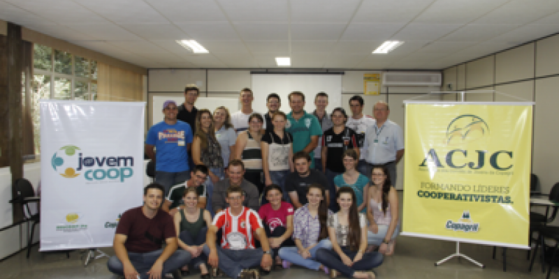 Jovens ampliam conhecimentos sobre o fluxo de caixa