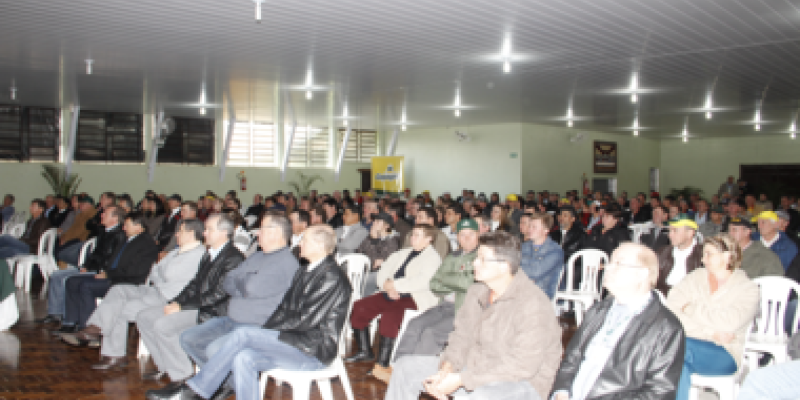Semin&aacute;rio Anual de Produtores de Aves da Copagril 2013