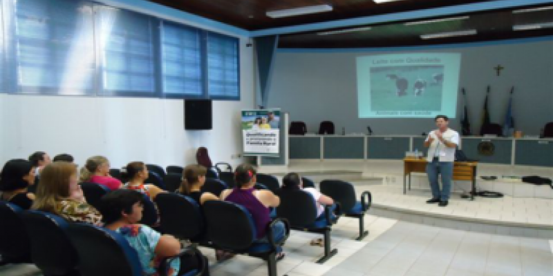 Semin&aacute;rio Qualidade do Leite &eacute; realizado em Pato Bragado