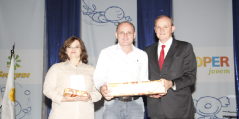 Cooperjovem: projetos e reda&ccedil;&atilde;o da &aacute;rea de atua&ccedil;&atilde;o da Copagril s&atilde;o premiados em Curitiba