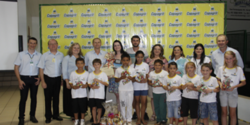 Copagril homenageia professores e alunos pelas conquistas do Cooperjovem