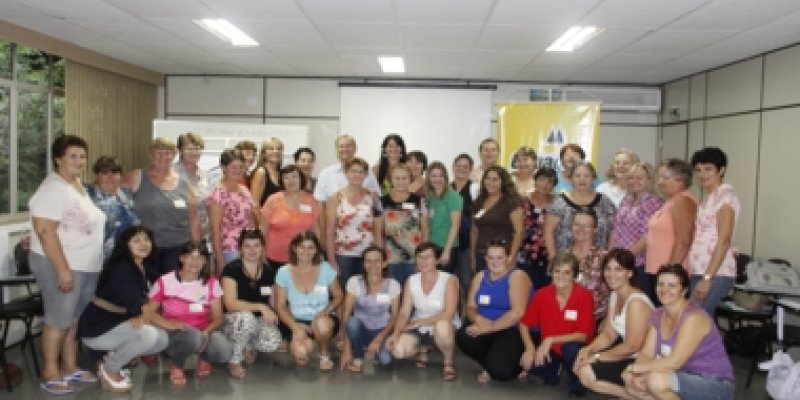 Curso Coopera&ccedil;&atilde;o e Lideran&ccedil;a &eacute; realizado para mulheres dos CFCs