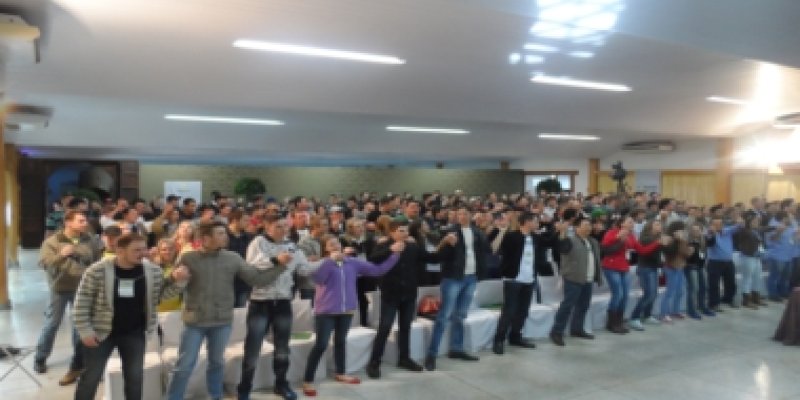  Jovens da Copagril participam do Jovemcoop, em Mandaguari