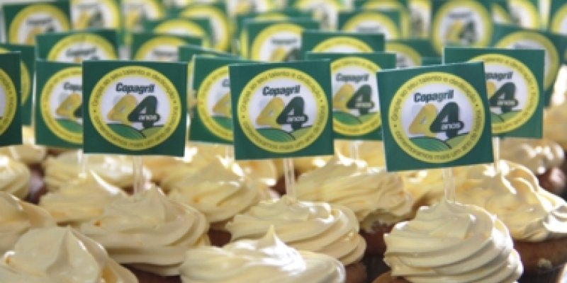  Copagril comemora 44 anos e presenteia funcion&aacute;rios